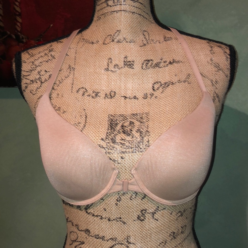 EUC Victoria’s Secret racerback bra 🌷